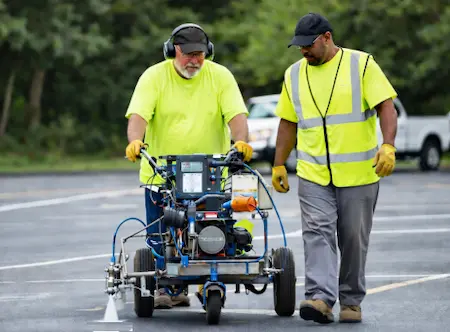 St Louis parking lot striping crews